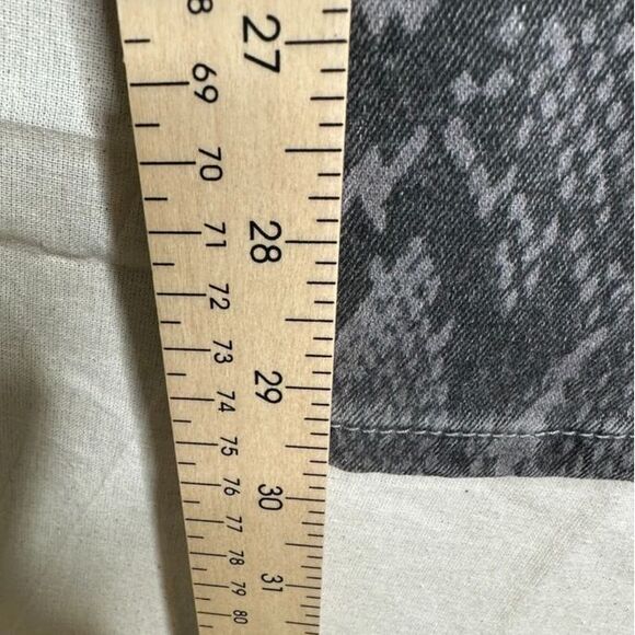 Democracy Jeans Ab Solution Women's‎ Gray Snakeskin Stretch Denim Skinny Ankle 4 - Picture 8 of 8